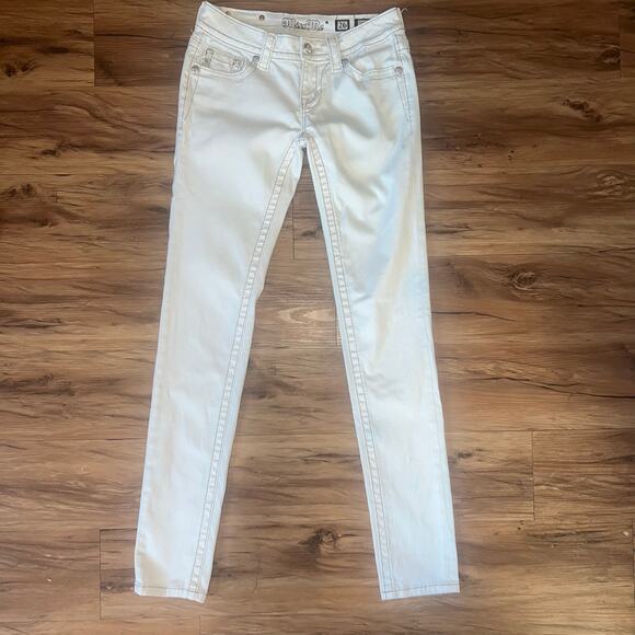 White Vintage Low Rise Miss Me Skinny Jeans Size 26 Style #JE573752L - Picture 5 of 11